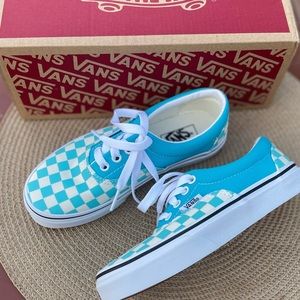 GIRLS SIZE 1 VANS OFF THE WALLS